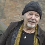 Vasco Rossi: “Questa mattina mi sono svegliato codardo” Vasco Rossi: “Questa mattina mi sono svegliato codardo”