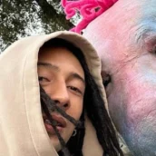 Sanremo 2024, l’alieno di Ghali sbarca sui social: è Rich Ciolino!