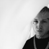 Lazza, stanotte esce “100 messaggi”, il brano presentato a Sanremo Lazza, stanotte esce “100 messaggi”, il brano presentato a Sanremo