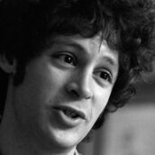 Addio a Eric Carmen, sue le hit “All by myself” e “Hungry Eyes” Addio a Eric Carmen, sue le hit “All by myself” e “Hungry Eyes”
