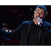 Paura per Gianluca Grignani: malore improvviso durante un’esibizione Paura per Gianluca Grignani: malore improvviso durante un’esibizione