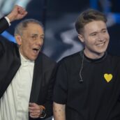 Alfa e Roberto Vecchioni pubblicano la cover di “Sogna ragazzo sogna”