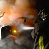 Auto in fiamme ad Avellino: due auto distrutte e una danneggiata Auto in fiamme ad Avellino: due auto distrutte e una danneggiata