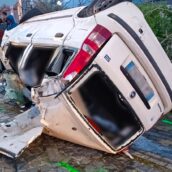 Gravissimo incidente, perdono il controllo dell’auto e si ribaltano Gravissimo incidente, perdono il controllo dell’auto e si ribaltano