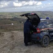 Sassinoro, sorpresi a rubare inerti fluviali per costruire capannoni per allevamento: denunce e sequestri
