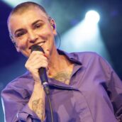 La figlia di Sinead O’Connor canta “Nothing Compares 2 U” in onore della madre
