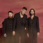 Gli Imagine Dragons inaugurano una nuova era con “Eyes closed”