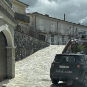 Controlli e perquisizioni dei Carabinieri durante la settimana di Pasqua: oltre 450 persone controllate tra Montemiletto e la Valle Ufita Controlli e perquisizioni dei Carabinieri durante la settimana di Pasqua: oltre 450 persone controllate tra Montemiletto e la Valle Ufita