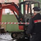 Incendio nel cantiere della scuola elementare di Mercogliano: indagini in corso