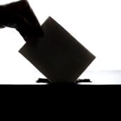 Crea una lista civetta, ma viene eletto Sindaco “senza volere” Crea una lista civetta, ma viene eletto Sindaco “senza volere”