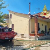 Incendio a Sant’Angelo All’Esca: intervento tempestivo dei Vigili del Fuoco evita il peggio Incendio a Sant’Angelo All’Esca: intervento tempestivo dei Vigili del Fuoco evita il peggio