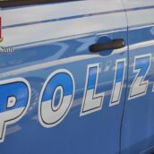 Pago del Vallo di Lauro, in preda a raptus accoltella la sorella e un bambino: arrestato 80enne Pago del Vallo di Lauro, in preda a raptus accoltella la sorella e un bambino: arrestato 80enne