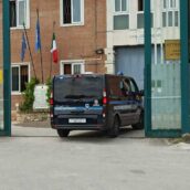 Sequestrati cellulari e droga nel carcere di Avellino: straordinaria operazione di Polizia Penitenziaria Sequestrati cellulari e droga nel carcere di Avellino: straordinaria operazione di Polizia Penitenziaria