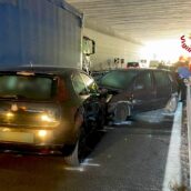 Galleria Valle Sele, maxi incidente tra tre auto: un ferito Galleria Valle Sele, maxi incidente tra tre auto: un ferito