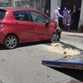 San Salvatore Telesino, perde il controllo dell’auto e ne colpisce tre in sosta: sul posto i Carabinieri San Salvatore Telesino, perde il controllo dell’auto e ne colpisce tre in sosta: sul posto i Carabinieri