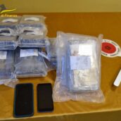 Grottaminarda, maxi sequestro di droga: corrieri arrestati dalla Guardia di Finanza Grottaminarda, maxi sequestro di droga: corrieri arrestati dalla Guardia di Finanza