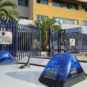Avellino, arrestati due giovani per tentata rapina a mano armata in un supermercato Avellino, arrestati due giovani per tentata rapina a mano armata in un supermercato