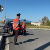 Frigento, torna a casa ubriaco e poi scappa armato di coltello: fermato e denunciato dai carabinieri Frigento, torna a casa ubriaco e poi scappa armato di coltello: fermato e denunciato dai carabinieri