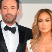 Jennifer Lopez parla del divorzio con Ben Affleck: “Non posso cercare la felicità negli altri” Jennifer Lopez parla del divorzio con Ben Affleck: “Non posso cercare la felicità negli altri”