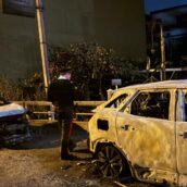 Solofra, due a fuoco nella notte: indagano i Carabinieri Solofra, due a fuoco nella notte: indagano i Carabinieri
