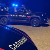Vedono i Carabinieri, abbandonano l’auto e scappano: si indaga Vedono i Carabinieri, abbandonano l’auto e scappano: si indaga