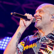 Max Pezzali rassicura i fan dopo la diffida: “Il legame tra me e Mauro è indistruttibile” Max Pezzali rassicura i fan dopo la diffida: “Il legame tra me e Mauro è indistruttibile”