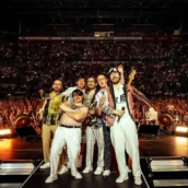 Pinguini Tattici Nucleari: album “Hello World” e singolo “Islanda” certificati Disco D’Oro Pinguini Tattici Nucleari: album “Hello World” e singolo “Islanda” certificati Disco D’Oro