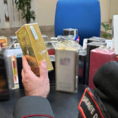 Caposele, 40enne denunciato dai Carabinieri per ricettazione: sequestrati profumi per 2 mila euro