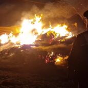 Andretta, incendio in un’azienda agricola