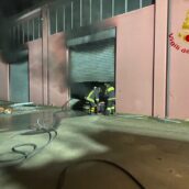 Incendio in capannone a Castelfranci: l’intervento dei Vigili del Fuoco