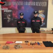 Benevento, sorpresi a rubare in una scuola: arrestata coppia. Nel mirino i distributori automatici