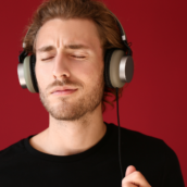 Artista e brano più ascoltati in radio nel 2024? Artista e brano più ascoltati in radio nel 2024?