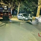 Moschiano, a fuoco un’auto nella notte: intervengono i caschi rossi