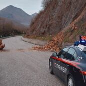 Montemarano, cade un masso lungo la parallela all’Ofantina