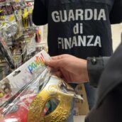 GDF Benevento: Sequestrati oltre 95.000 articoli di carnevale non conformi agli standard di sicurezza