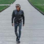 A Luciano Ligabue il Leone d’Oro per meriti artistici A Luciano Ligabue il Leone d’Oro per meriti artistici