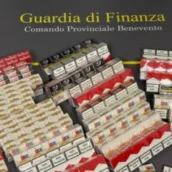 Benevento, fermato in centro con 8 kg di sigarette di contrabbando: sanzione da 43mila euro Benevento, fermato in centro con 8 kg di sigarette di contrabbando: sanzione da 43mila euro