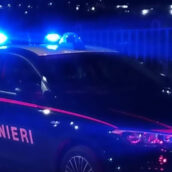 Montoro, minaccia di lanciarsi dal ponte: 24enne salvata dai Carabinieri Montoro, minaccia di lanciarsi dal ponte: 24enne salvata dai Carabinieri