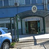Avellino, ancora violenza tra giovanissimi in pieno centro: quattordicenni aggrediti in Via De Concilii Avellino, ancora violenza tra giovanissimi in pieno centro: quattordicenni aggrediti in Via De Concilii