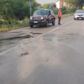 Maltempo a Mirabella Eclano: strada si sgretola sulla statale 90, intervengono i Carabinieri Maltempo a Mirabella Eclano: strada si sgretola sulla statale 90, intervengono i Carabinieri