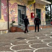 Assalto notturno al bancomat di Calitri: esplosi due ordigni, danni per 30mila euro Assalto notturno al bancomat di Calitri: esplosi due ordigni, danni per 30mila euro