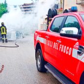 Avellino, autovettura prende fuoco in zona Valle: l’intervento dei Vigili del Fuoco Avellino, autovettura prende fuoco in zona Valle: l’intervento dei Vigili del Fuoco