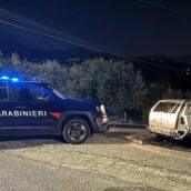 Auto in fiamme nella notte a Montemiletto: esclusa l’ipotesi dolosa