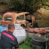 Savignano Irpino, officina abusiva e deposito di rifiuti: due persone denunciate dai Carabinieri Forestali