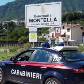 Montella, blitz dei Carabinieri: droga e armi bianche nei controlli a tappeto