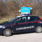 Perde il controllo dell’auto a Nusco: giovane trovato positivo a cocaina e alcol