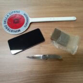 Benevento, 46enne arrestato per detenzione di hashish: sequestrato panetto da oltre 100 grammi