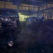 Incendio in una carrozzeria a Foglianise: quattro auto coinvolte
