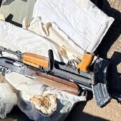 Blitz dei Carabinieri a Quindici: trovati Kalashnikov e fucile in un edificio dismesso