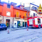 Andretta, esplosione davanti alla banca: intervento dei Vigili del Fuoco all’alba